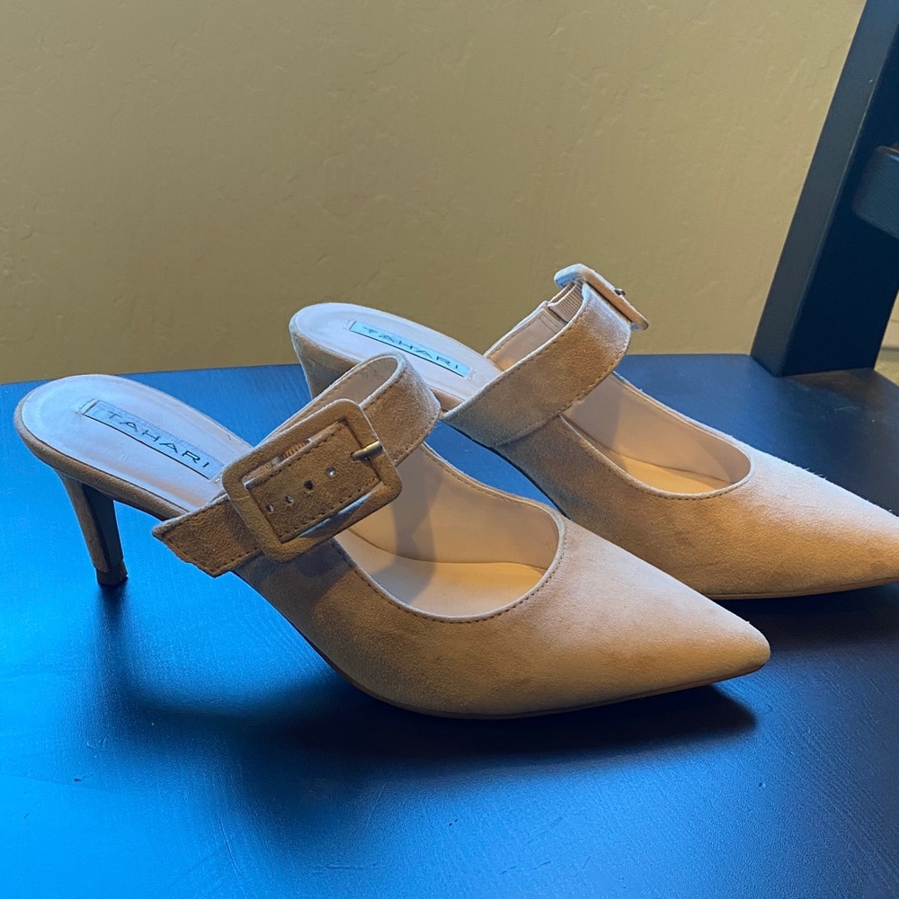 Tahari Tan Suede Pointed-Toe Buckle Mules Size 6